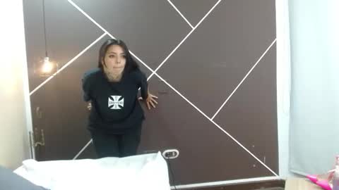 L I A M O N R O E online show from January 2026 12:09:02 PM