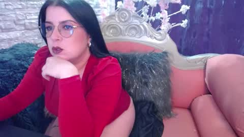 Lia online show from December 2025 02:33:02 PM