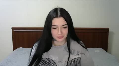 liana_diva online show from March 2025 08:00:01 PM