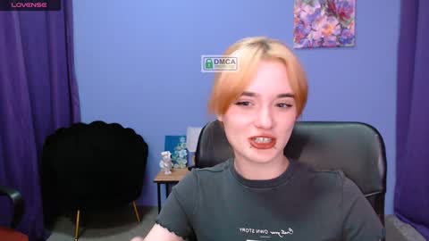 Snapshot of liana_kisses chatting on January 2025 02:19:02 AM Little Liana online show from January 2025 02:19:02 AM
