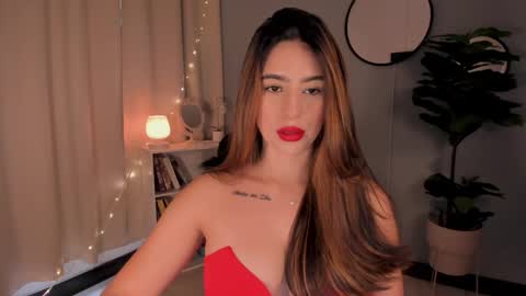 Lia online show from October 2025 01:21:01 PM