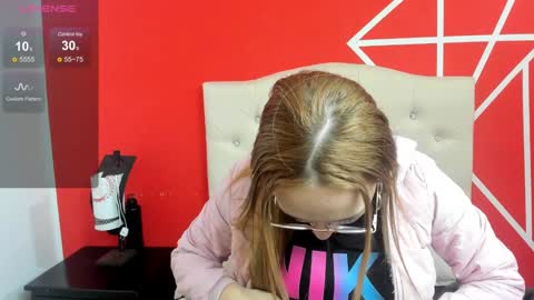 Lia Roberts online show from December 2024 12:09:02 PM