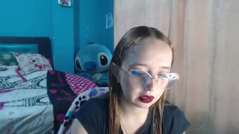 Lia Roberts online show from February 2025 12:01:02 PM