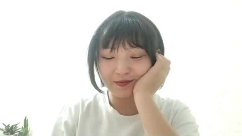 Snapshot of libbiepostlethwaite chatting on May 2026 04:34:02 PM Molly online show from May 2026 04:34:02 PM