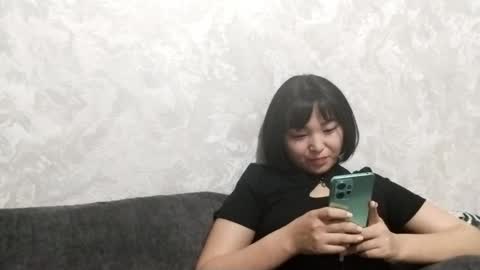 Snapshot of libbiepostlethwaite chatting on May 2026 05:32:01 PM Molly online show from May 2026 05:32:01 PM