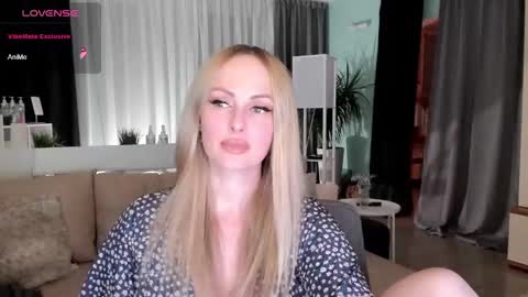 Snapshot of libby_nora chatting on December 2024 01:54:02 PM Libby online show from December 2024 01:54:02 PM