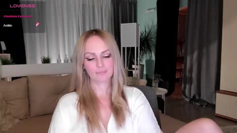 Snapshot of libby_nora chatting on December 2024 06:13:01 PM Libby online show from December 2024 06:13:01 PM