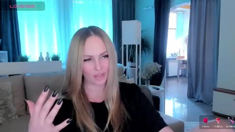 Snapshot of libby_nora chatting on February 2025 12:17:02 PM Libby online show from February 2025 12:17:02 PM