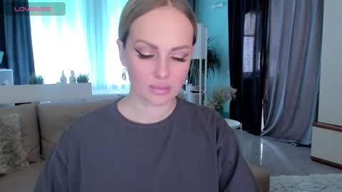 Snapshot of libby_nora chatting on February 2025 09:35:02 AM Libby online show from February 2025 09:35:02 AM