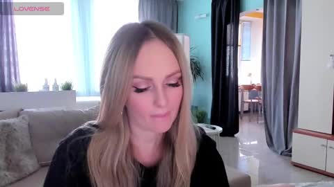 Snapshot of libby_nora chatting on March 2025 11:12:02 AM Libby online show from March 2025 11:12:02 AM