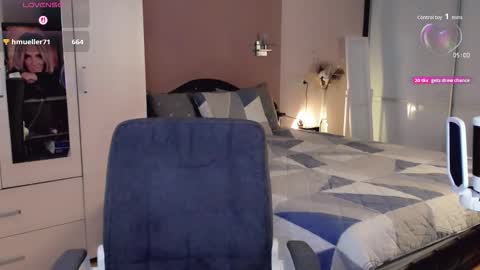 Snapshot of libby_nora chatting on October 2025 10:52:02 AM Libby online show from October 2025 10:52:02 AM