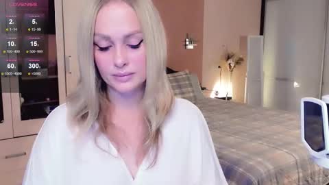 Snapshot of libby_nora chatting on November 2025 10:15:02 AM Libby online show from November 2025 10:15:02 AM