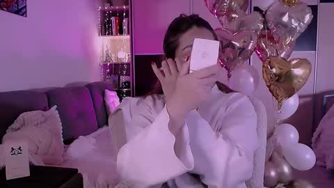 libra_mia online show from October 2025 04:24:01 AM