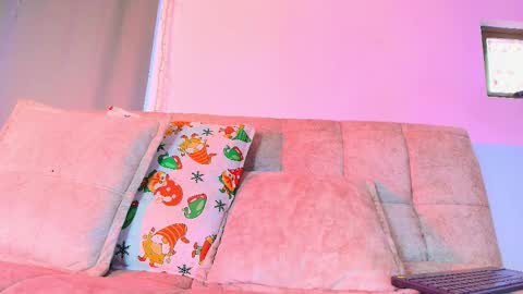 Valentina Hall online show from December 2025 11:38:02 AM