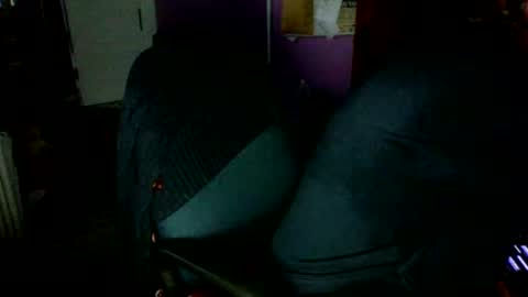 Snapshot of lickyouryoni chatting on September 2025 02:27:02 PM LickYourYoni online show from September 2025 02:27:02 PM