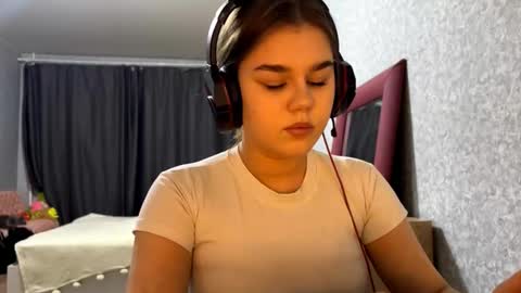 Snapshot of lieselottewolfenbarger chatting on December 2025 04:38:01 PM Anna online show from December 2025 04:38:01 PM