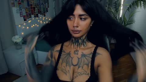 Snapshot of light_my_f1re chatting on November 2025 06:23:02 AM Melissa online show from November 2025 06:23:02 AM