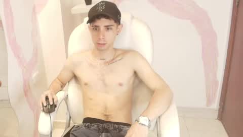 L I I A M online show from February 2025 09:22:01 AM