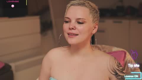 likaaberry online show from November 2025 05:18:02 AM