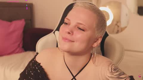 likaaberry online show from February 2026 05:56:01 PM