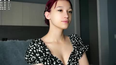 Emi online show from October 2025 12:04:02 PM