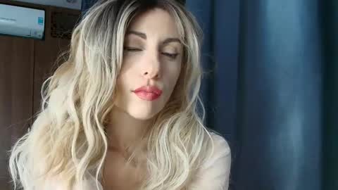 Snapshot of like_firebird chatting on February 2025 03:03:01 AM Mia Onlyfans link - online show from February 2025 03:03:01 AM