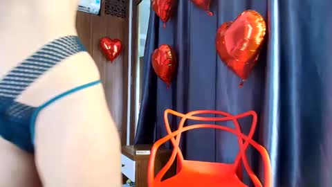 Snapshot of like_firebird chatting on February 2025 04:50:01 AM Mia Onlyfans link - online show from February 2025 04:50:01 AM