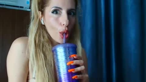 Snapshot of like_firebird chatting on November 2025 08:53:02 AM Mia Onlyfans link - online show from November 2025 08:53:02 AM