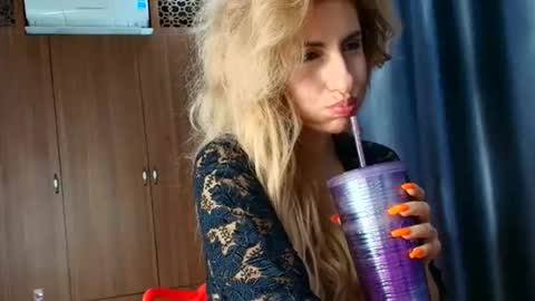 Snapshot of like_firebird chatting on November 2025 06:34:01 AM Mia Onlyfans link - online show from November 2025 06:34:01 AM