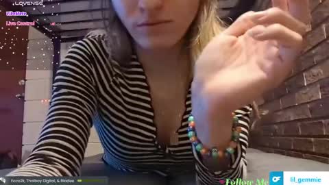 Snapshot of lil_gem chatting on May 2026 02:09:02 AM lil gemmie online show from May 2026 02:09:02 AM