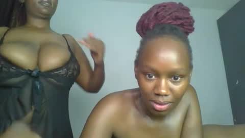 Snapshot of lil_meg chatting on February 2026 09:24:01 PM lil_meg online show from February 2026 09:24:01 PM