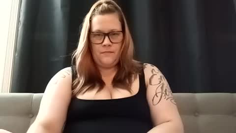 lil_nelli8 online show from October 2025 06:44:01 AM