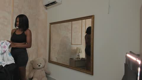 lila bailey  online show from January 2025 10:43:01 AM