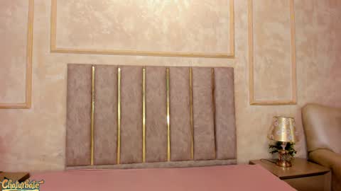 lila bailey  online show from September 2025 07:59:01 PM