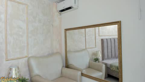 lila bailey  online show from September 2025 07:51:02 PM