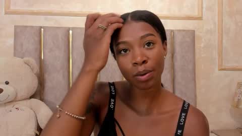 lila bailey  online show from November 2025 08:30:01 PM