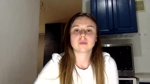 Snapshot of lilae37yis chatting on September 2025 06:19:02 PM Lily online show from September 2025 06:19:02 PM