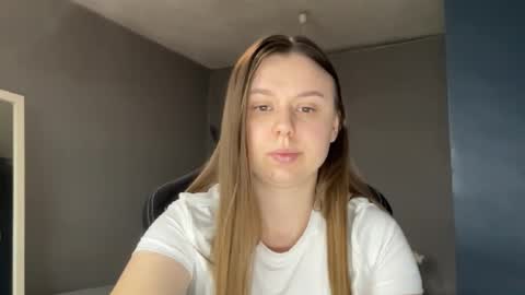 Snapshot of lilae37yis chatting on September 2025 08:20:02 AM Lily online show from September 2025 08:20:02 AM