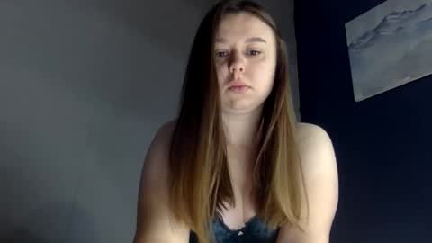 Snapshot of lilae37yis chatting on October 2025 07:50:01 AM Lily online show from October 2025 07:50:01 AM