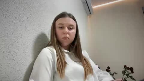 Snapshot of lilae37yis chatting on October 2025 10:25:01 AM Lily online show from October 2025 10:25:01 AM