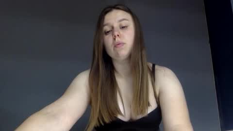 Snapshot of lilae37yis chatting on October 2025 08:15:01 AM Lily online show from October 2025 08:15:01 AM