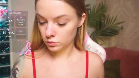 Snapshot of lili_01 chatting on December 2024 10:22:01 AM Lili online show from December 2024 10:22:01 AM
