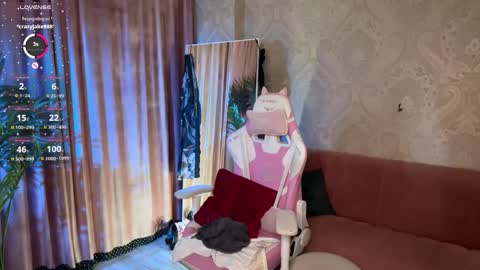 Snapshot of lili_01 chatting on June 2026 04:35:02 PM Lili online show from June 2026 04:35:02 PM