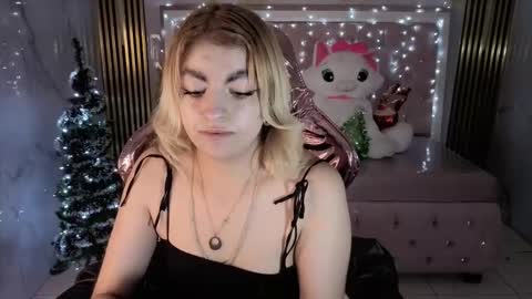 Lili online show from November 2025 03:31:01 AM