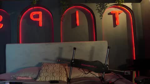 Snapshot of lili_cox chatting on February 2026 01:50:02 PM Lili online show from February 2026 01:50:02 PM