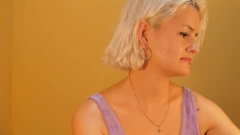 Lili online show from March 2026 11:11:01 PM