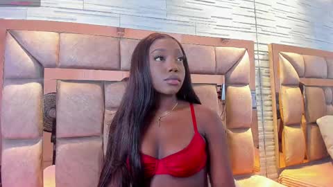 LILIAN  online show from October 2025 07:44:02 PM