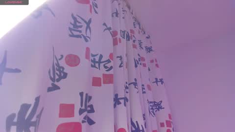 holis soy lily chang no olvides el pulgar arriba es muy importante para mi 3 independent model online show from January 2025 06:13:02 AM