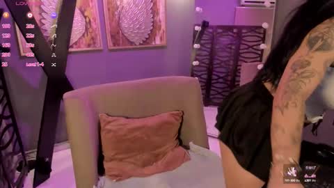 holis soy lily chang no olvides el pulgar arriba es muy importante para mi 3 independent model online show from September 2025 08:31:01 PM