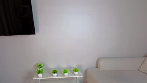 Hi I am Luna online show from May 2026 03:06:02 PM
